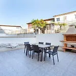 Private Modern Home, Fully Equipped 7Kms To Centre